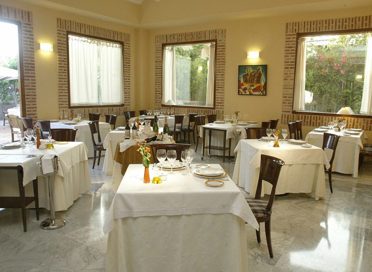 Hotel Ad Hoc Parque Bétera Ristorante foto